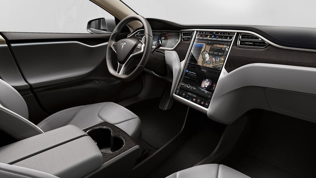 Chồng siêu mẫu Ngọc Thạch tậu Tesla Model S tăng tốc từ 0 – 100 km trong 2,7 giây - Ảnh 6.