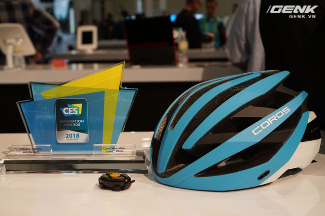  Sản phẩm mũ bảo hiểm thông minh Omni của Coros đã giành giải thưởng sáng tạo tại CES 2018. 