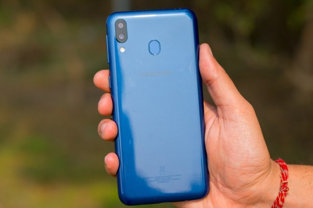 Galaxy M10 và M20 chính thức ra mắt: Smartphone có màn hình giọt nước đầu tiên của Samsung, camera kép góc siêu rộng, giá từ 2,6 triệu đồng - Ảnh 6.