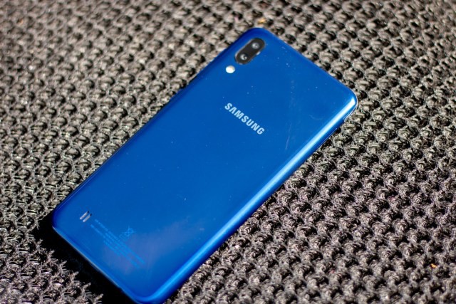 Galaxy M10 và M20 chính thức ra mắt: Smartphone có màn hình giọt nước đầu tiên của Samsung, camera kép góc siêu rộng, giá từ 2,6 triệu đồng - Ảnh 3.