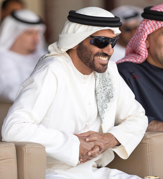 Hoàng tử UAE mua sạch vé, không cho dân Qatar vào xem bán kết Asian Cup quyền lực đến mức nào? - Ảnh 11.