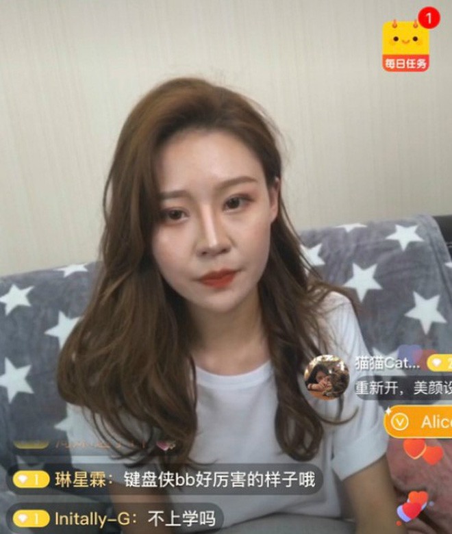 Lỡ tay tắt nhầm filter làm đẹp lúc livestream, hot girl Trung Quốc mất hơn trăm ngàn lượt follow vì để lộ nhan sắc thật - Ảnh 10.