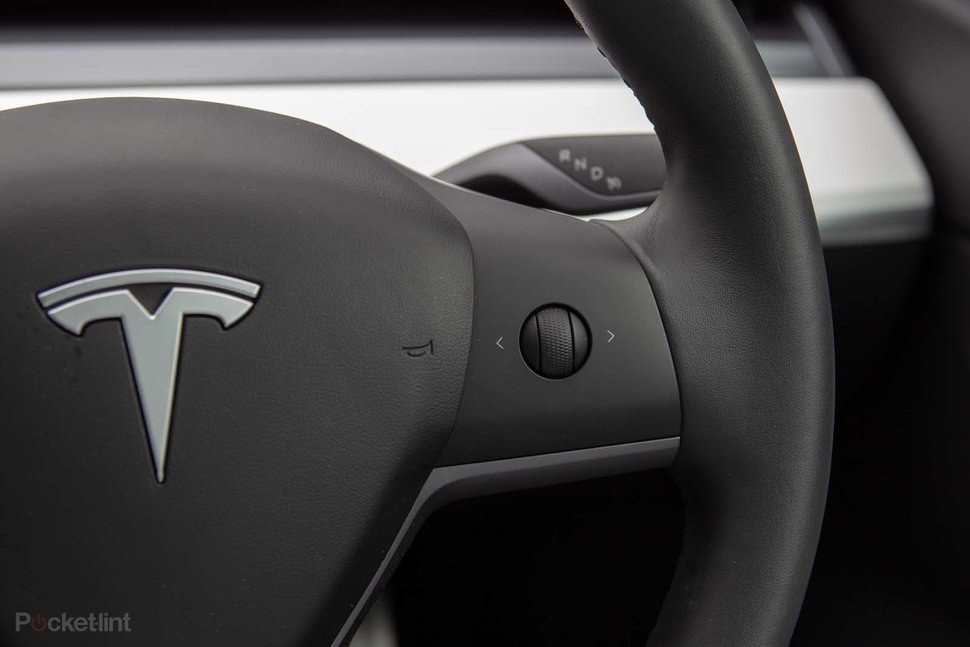 Cận cảnh nội thất và hệ thống thông tin giải trí trên Tesla Model 3 - Ảnh 9. Cận cảnh nội thất và hệ thống thông tin giải trí trên Tesla Model 3 - Ảnh 9.