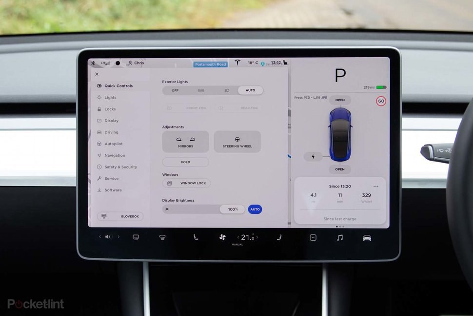 Cận cảnh nội thất và hệ thống thông tin giải trí trên Tesla Model 3 - Ảnh 15. Cận cảnh nội thất và hệ thống thông tin giải trí trên Tesla Model 3 - Ảnh 15.