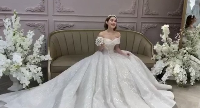 L Nh C I C A Streamer N I Ti Ng Xemesis V B N G I Hot Girl K M Tu I Ng Y V Chung Nh