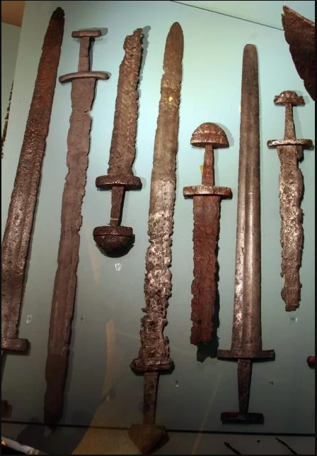 Phát hiện nghĩa địa kiếm của người Viking: Hóa ra tộc người huyền thoại này dùng kiếm chất thế này đây - Ảnh 2.