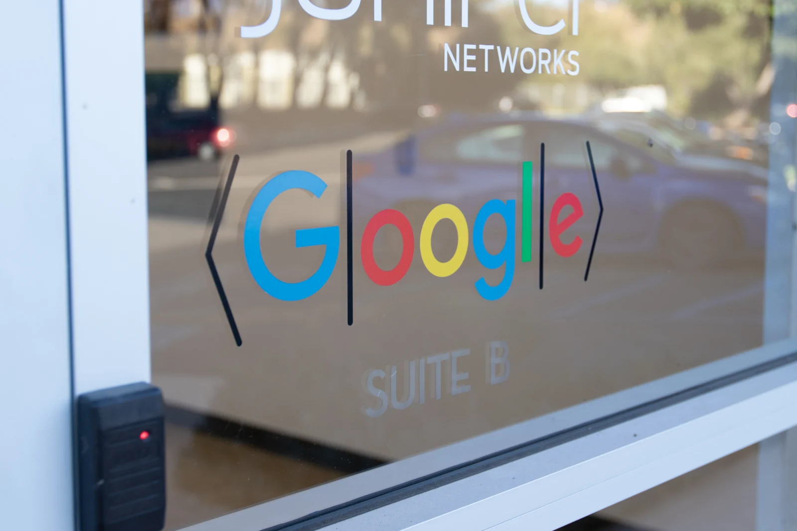 Đây là siêu máy tính lượng tử Google Sycamore, được lưu giữ tại -273 độ C, giải được bài toán mọi máy tính trên thế giới chịu thua - Ảnh 2. Đây là siêu máy tính lượng tử Google Sycamore, được lưu giữ tại -273 độ C, giải được bài toán mọi máy tính trên thế giới chịu thua - Ảnh 2.