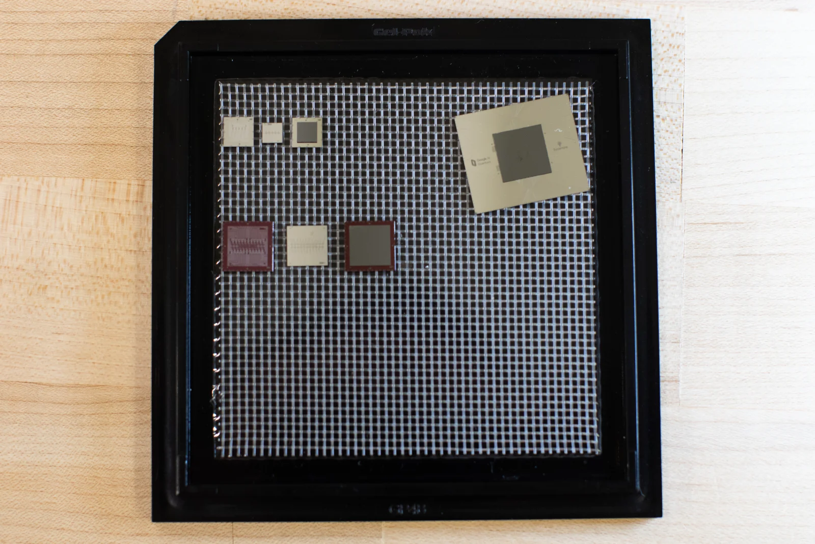 Đây là siêu máy tính lượng tử Google Sycamore, được lưu giữ tại -273 độ C, giải được bài toán mọi máy tính trên thế giới chịu thua - Ảnh 4. Đây là siêu máy tính lượng tử Google Sycamore, được lưu giữ tại -273 độ C, giải được bài toán mọi máy tính trên thế giới chịu thua - Ảnh 4.