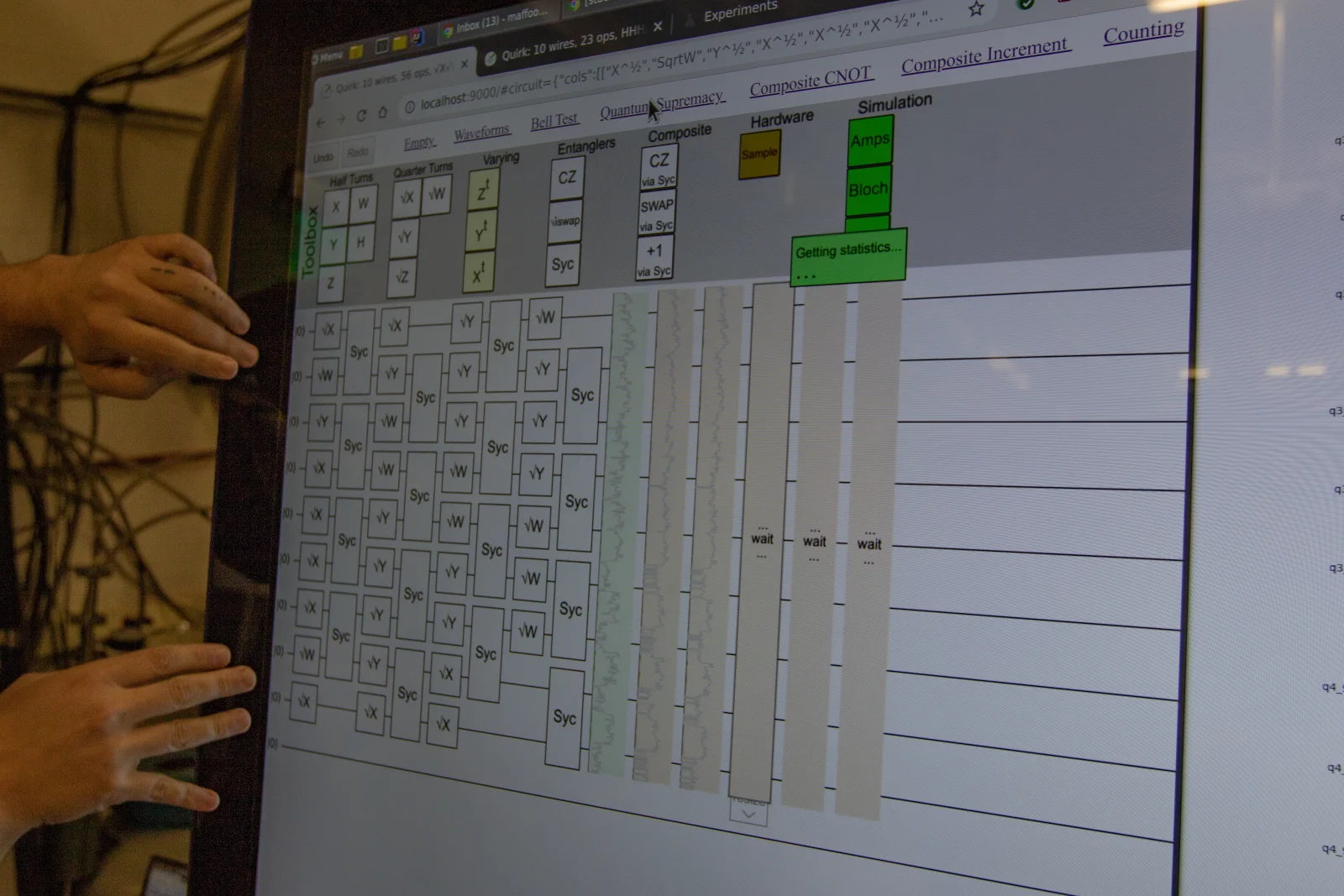 Đây là siêu máy tính lượng tử Google Sycamore, được lưu giữ tại -273 độ C, giải được bài toán mọi máy tính trên thế giới chịu thua - Ảnh 5. Đây là siêu máy tính lượng tử Google Sycamore, được lưu giữ tại -273 độ C, giải được bài toán mọi máy tính trên thế giới chịu thua - Ảnh 5.