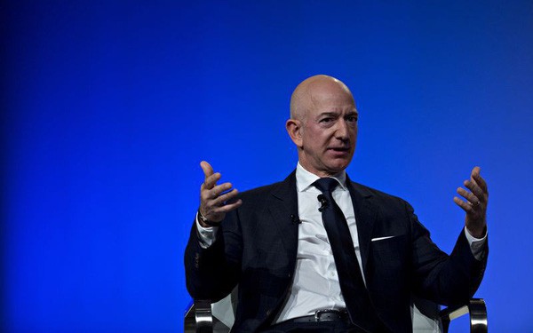 Sau 1 đêm, Jeff Bezos không còn là người giàu nhất hành tinh - Ảnh 1.