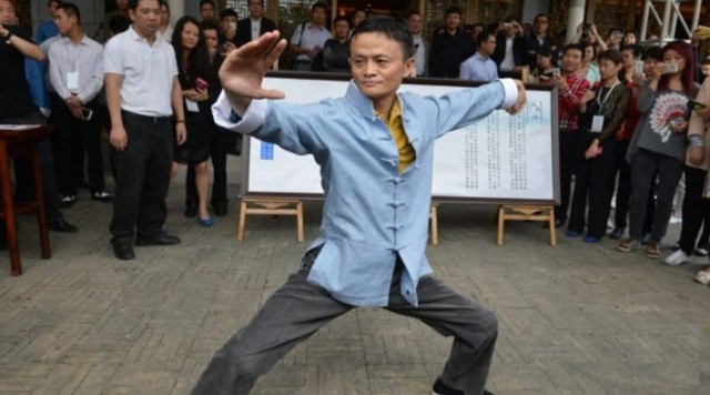 Hậu nghỉ hưu, tỷ phú ‘già gân’ Jack Ma tập tành đấm bốc, lập team thách thức tay đấm huyền thoại người Mỹ, Floyd Mayweather - Ảnh 3.