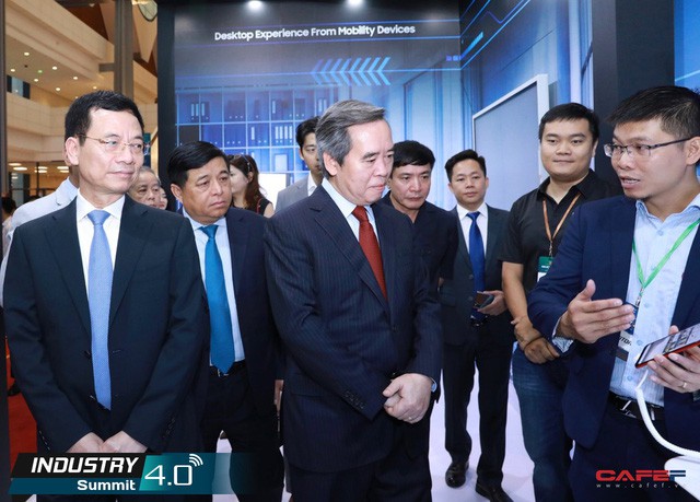 Samsung cam kết hỗ trợ chuyển đổi số tại Việt Nam - Ảnh 1.