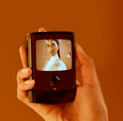 Smartphone màn hình gập Motorola RAZR lộ hình ảnh chính thức - Ảnh 2.