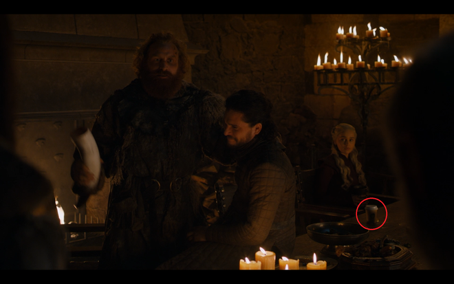 Dàn diễn viên Game of Thrones đổ tội lẫn nhau vì vô tình để cốc cà phê Starbucks hồn nhiên lên sóng trong mùa 8 - Ảnh 1.