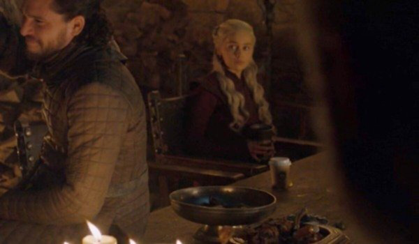 Dàn diễn viên Game of Thrones đổ tội lẫn nhau vì vô tình để cốc cà phê Starbucks hồn nhiên lên sóng trong mùa 8 - Ảnh 3.