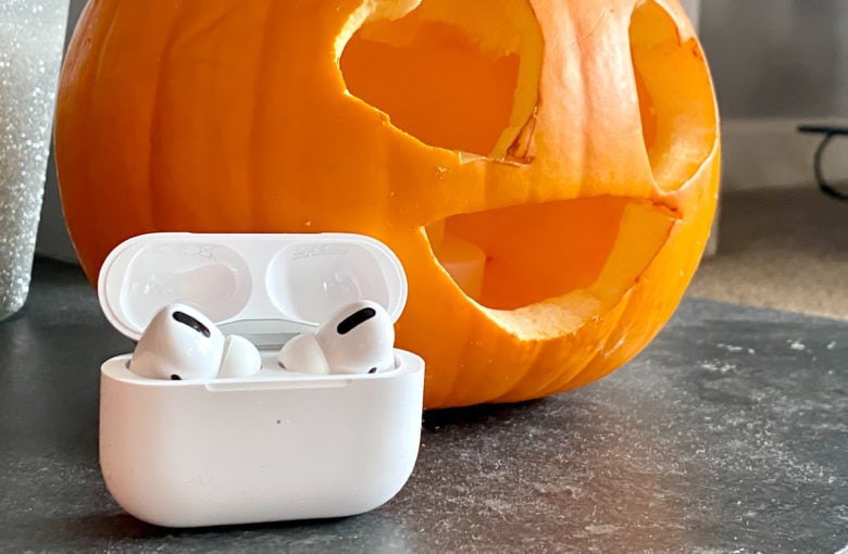Tim Cook cho rằng những người mua AirPods Pro đầu tiên sẽ mua thêm cả ...