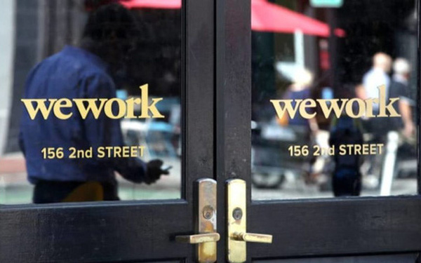 Vẫn lỗ đậm, WeWork sa thải 2.400 nhân viên trên toàn cầu - Ảnh 1.
