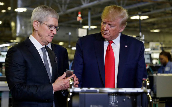 Ông Trump hết lời khen ngợi Apple và gợi ý giảm thuế - Ảnh 1.