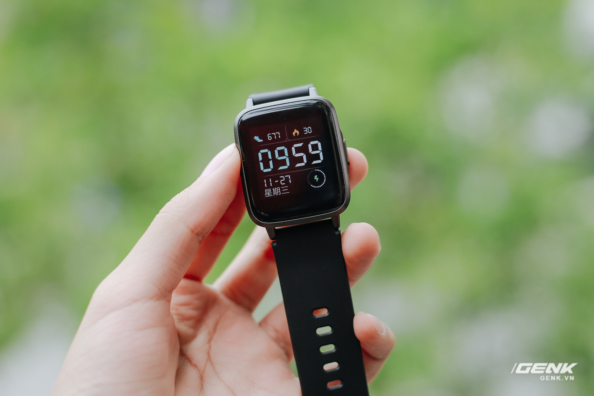 Tren tay Haylou LS01 Chi c Apple Watch gia 500.000 ng c a Xiaomi c nh tranh tr c ti p Mi Band 4