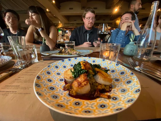 So s&aacute;nh camera iPhone: iPhone 11 với ma thuật Deep Fusion vs. iPhone XR - Ảnh 12.