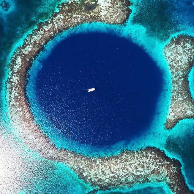 12 of the most mysterious deep holes on the planet: Hundred like a gate to hell, overwhelming anyone who witnessed it - Photo 5.