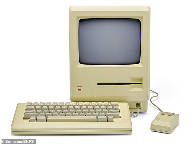 Nhờ Steve Jobs, chiếc đĩa mềm trông hết sức cũ kĩ này vừa được bán với giá gần 2 tỷ đồng - Ảnh 3.