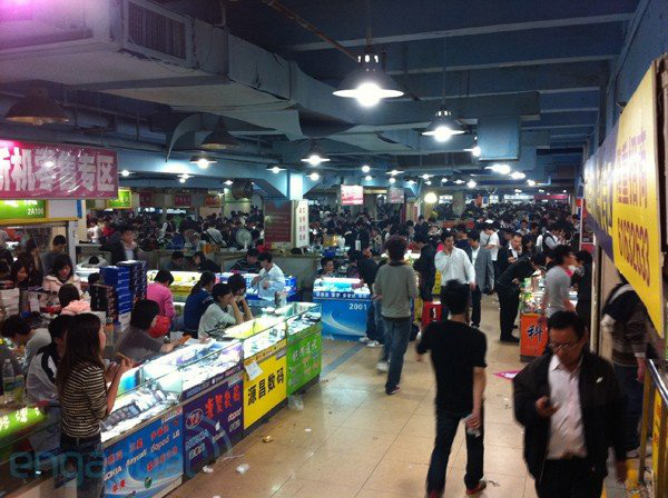  Hoa Cường Bắc - Khu chợ điện tử nổi tiếng nhất Trung Quốc nay bị nhuộm hồng bởi đồ mỹ phẩm - Ảnh 7.