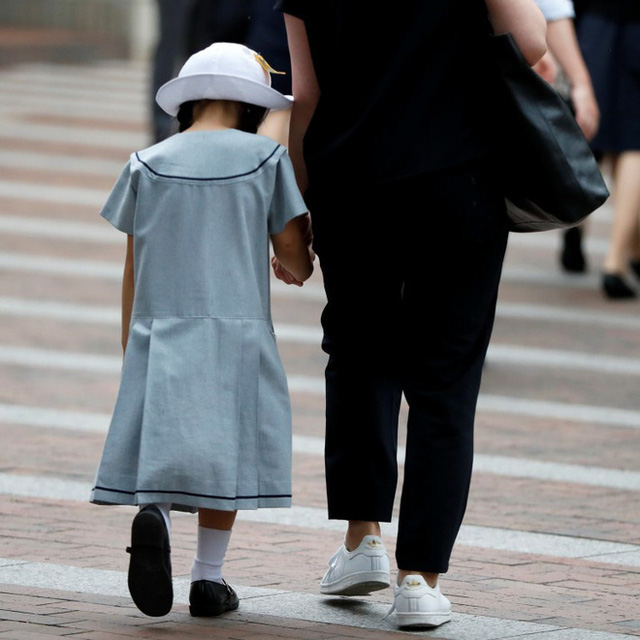 Nghịch lý khó tin của Nhật Bản: Nền kinh tế top thế giới, nhưng tại sao số trẻ em không được đi học cũng cực kỳ cao? - Ảnh 2.