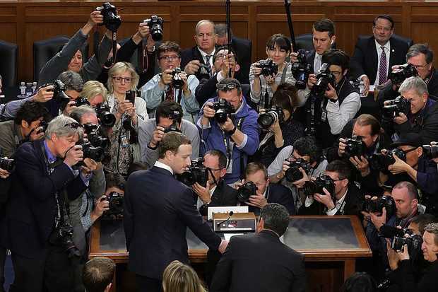 Nhìn lại cả chục phốt lớn của Facebook 2 năm qua: Thế này mà Mark Zuckerberg không điên đầu cũng lạ - Ảnh 2.