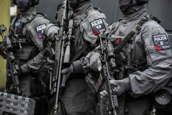Cảnh sát đặc nhiệm chống khủng bố London được trang bị những loại vũ khí gì? - Ảnh 10.