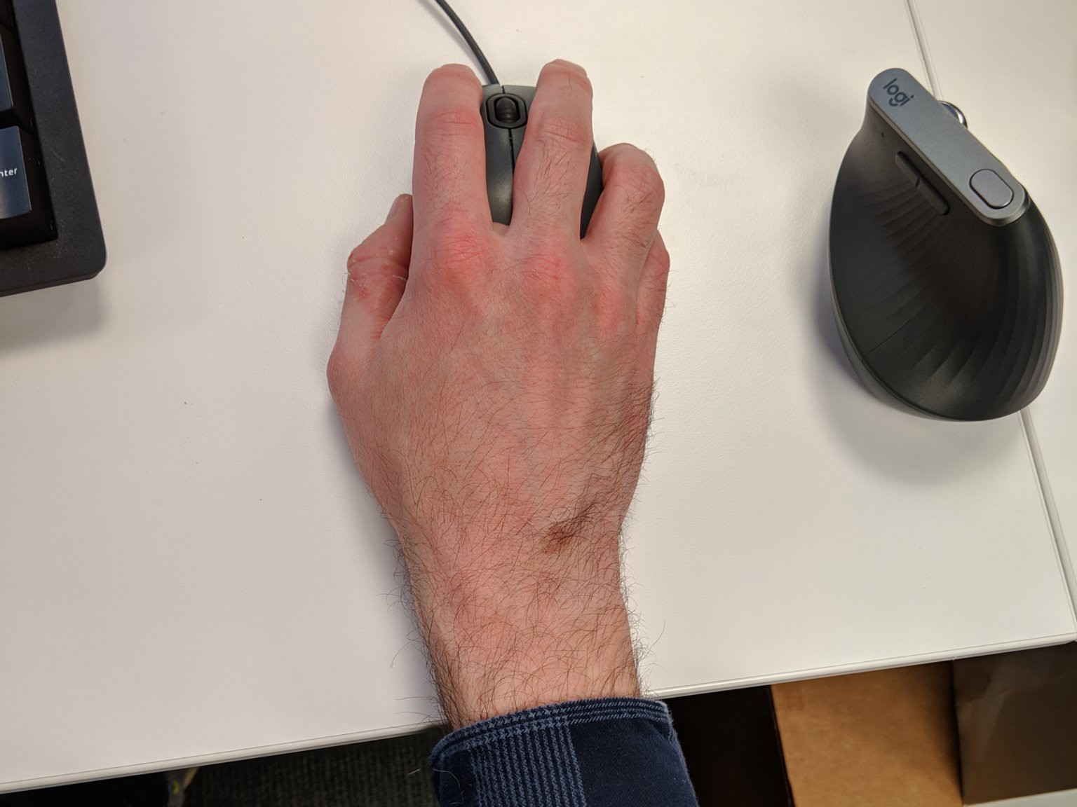 Đ&aacute;nh gi&aacute; chuột dọc Logitech MX Vertical: Con chuột m&aacute;y t&iacute;nh cuối c&ugrave;ng m&agrave; bạn cần mua - Ảnh 4.