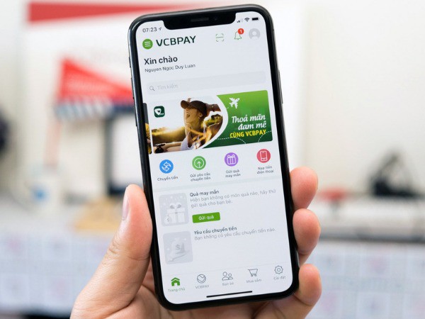 Năm 2019 rồi, tội gì phải ra ngân hàng làm dịch vụ nữa, cứ ở nhà dùng app cho tiện - Ảnh 2.