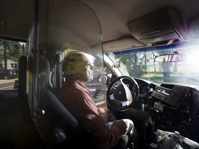 Người thiết kế vách ngăn bảo vệ cho tài xế taxi ở Hà Nội: Mình quan tâm nhất là tính mạng của họ, vì mình cũng từng là tài xế! - Ảnh 3.