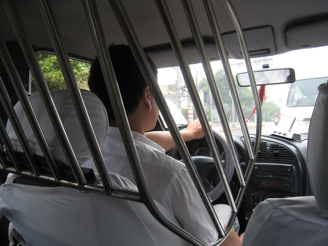 Người thiết kế vách ngăn bảo vệ cho tài xế taxi ở Hà Nội: Mình quan tâm nhất là tính mạng của họ, vì mình cũng từng là tài xế! - Ảnh 4.