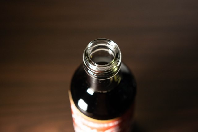Một công ty Nhật vừa ra mắt Coca-cola vị cua, 62.000 đồng cho chai 200ml - Ảnh 2.