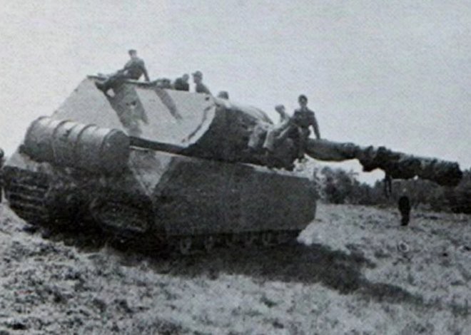 Tìm hiểu về xe tăng Maus - phát minh điên rồ từng được kỳ vọng sẽ thay đổi cục diện Thế chiến thứ hai - Ảnh 2.