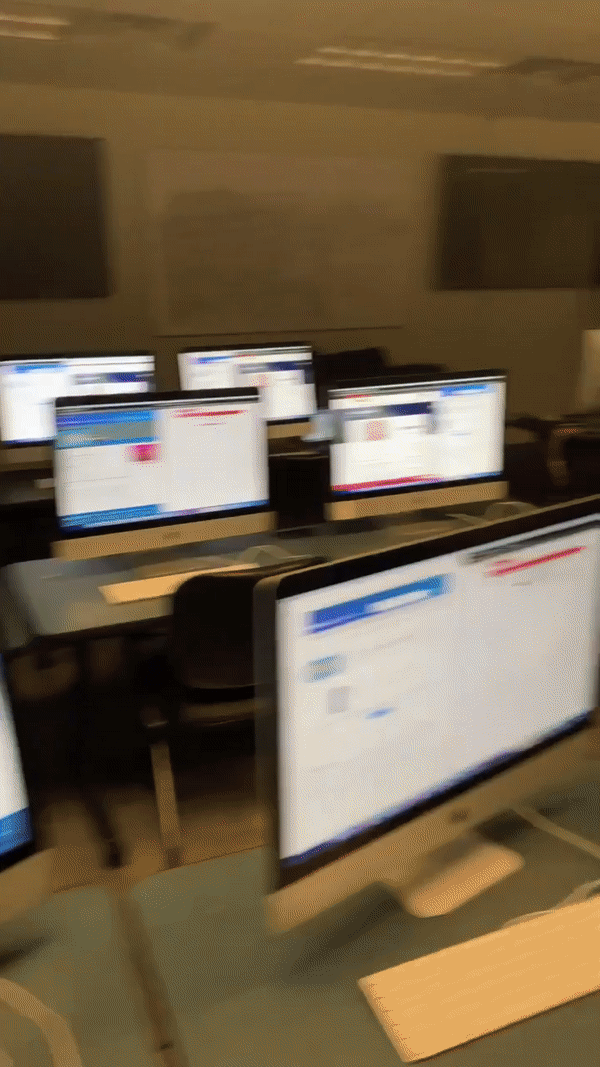 Thiếu nữ Canada dùng 24 chiếc iMac ở trường để canh vé BTS khiến Internet sửng sốt - Ảnh 2.