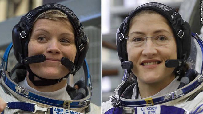 Đây là 2 phi hành gia được NASA chọn cho chuyến thám hiểm toàn phụ nữ lần đầu tiên trong lịch sử - Ảnh 1.
