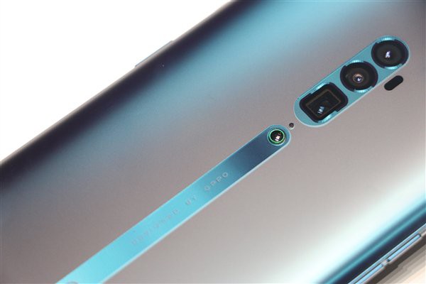 Cận cảnh Oppo Reno và Oppo Reno 10X Zoom Edition: camera trước vây cá mập độc đáo, thiết kế sang trọng - Ảnh 5.