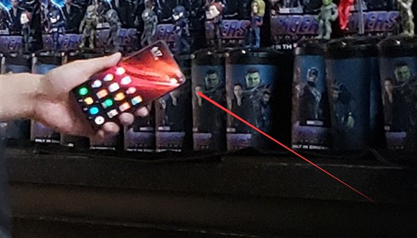 Tổng giám đốc Redmi cầm flagship Redmi giá rẻ dùng chip Snapdragon 855 đi xem Avengers: Endgame? - Ảnh 2.