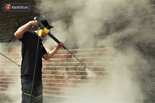 Steam Cleaning - công nghệ dùng để làm sạch tường Đại Nội Huế cho thấy sức mạnh của nước có thể lớn đến mức nào - Ảnh 3.