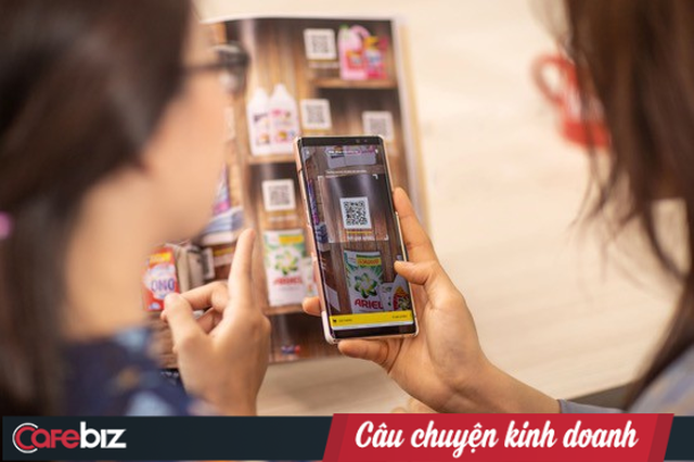 Vingroup mở “Siêu thị Vinmart 4.0” - Virtual Store đầu tiên tại Việt Nam: Khách chỉ cần nhìn áp phích và quét mã QR, 2 tiếng sau hàng đã tới cửa nhà - Ảnh 2.