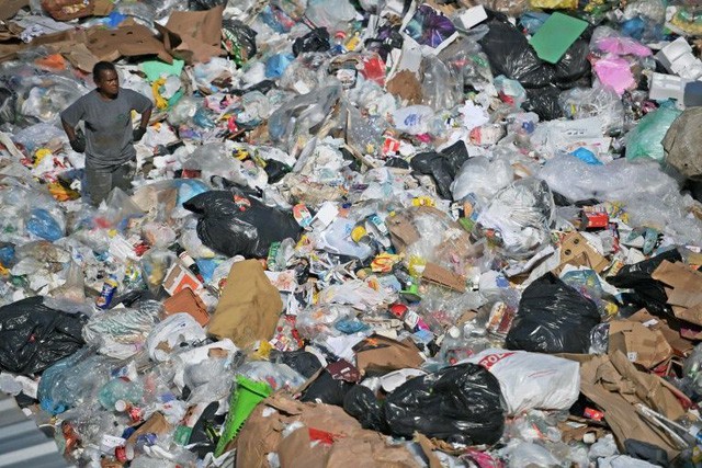 Chuyện ở quốc gia thải nhựa nhiều thứ 4 thế giới: Gần như không tái chế gì - Ảnh 3.