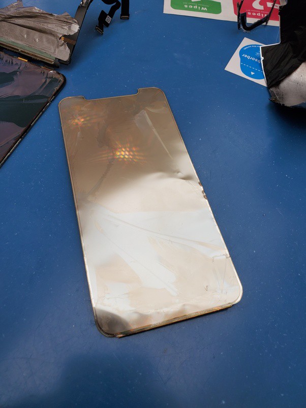 Thợ sửa smartphone khẳng định tấm nền OLED trên iPhone X không hề gập vào trong như mọi người nghĩ - Ảnh 2.