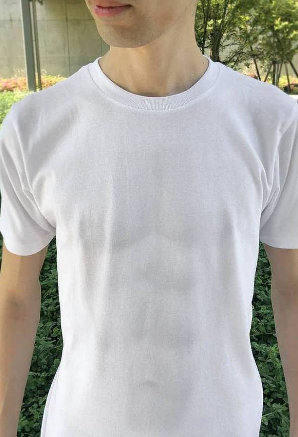 Công ty Nhật Bản phát minh ra loại áo phông đánh lừa thị giác, mặc lên là có body 6 múi và vòng một căng tràn - Ảnh 2.