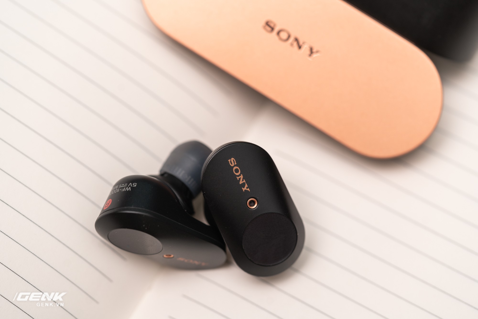 Đ&aacute;nh gi&aacute; chi tiết tai nghe true-wireless WF-1000xm3: Muộn c&ograve;n hơn l&agrave; kh&ocirc;ng bao giờ - Ảnh 20.