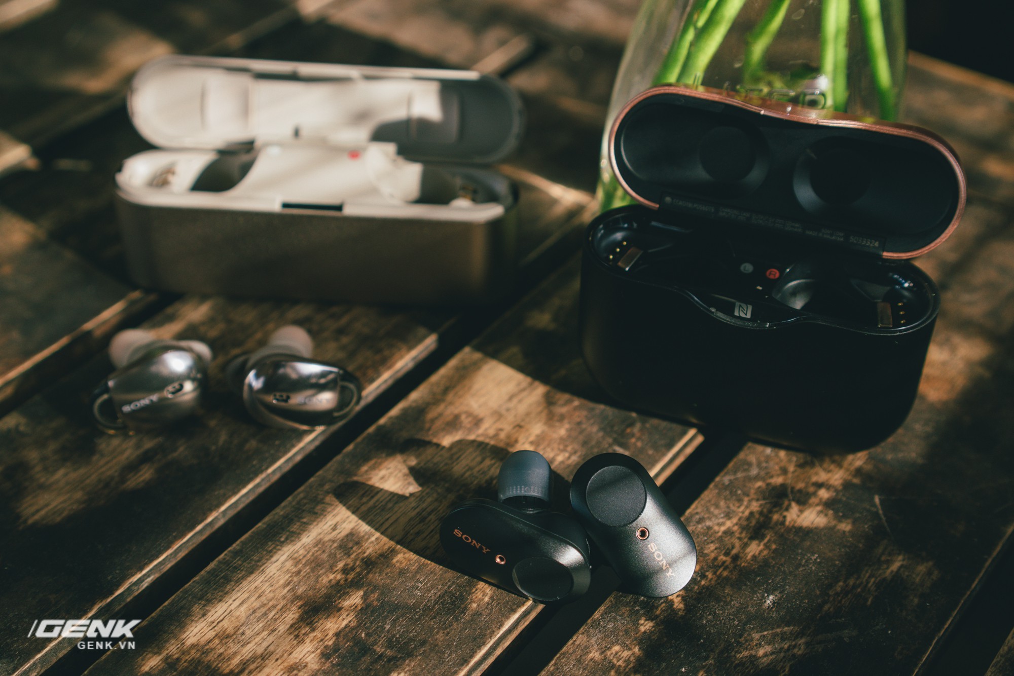 Đ&aacute;nh gi&aacute; chi tiết tai nghe true-wireless WF-1000xm3: Muộn c&ograve;n hơn l&agrave; kh&ocirc;ng bao giờ - Ảnh 1.