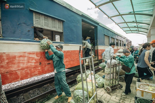 8 giờ trên chuyến tàu kỳ lạ nhất Việt Nam: Rời ga mà không có một hành khách nào - Ảnh 27.