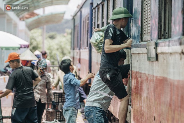 8 giờ trên chuyến tàu kỳ lạ nhất Việt Nam: Rời ga mà không có một hành khách nào - Ảnh 28.