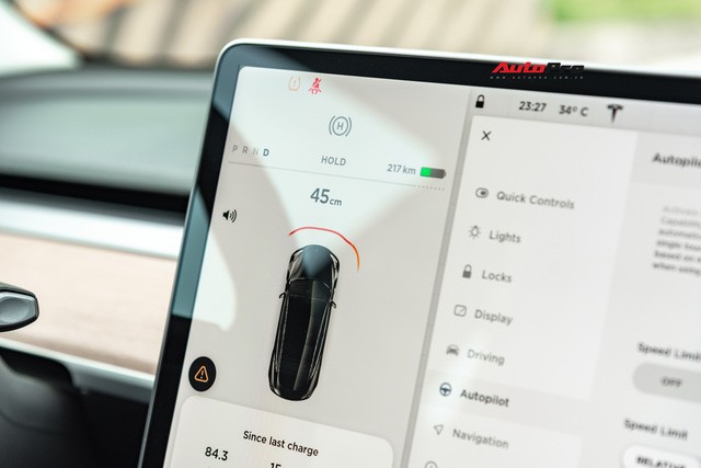 Đánh giá nhanh Tesla Model 3 đầu tiên Việt Nam: 8 điểm thú vị ít ai biết sau mức giá hơn 3 tỷ đồng - Ảnh 11.